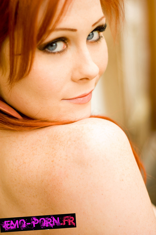 02 Emo Rousse pleine de desir emo sexy 2