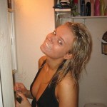 Cette Blonde Emo aime être une allumeuse